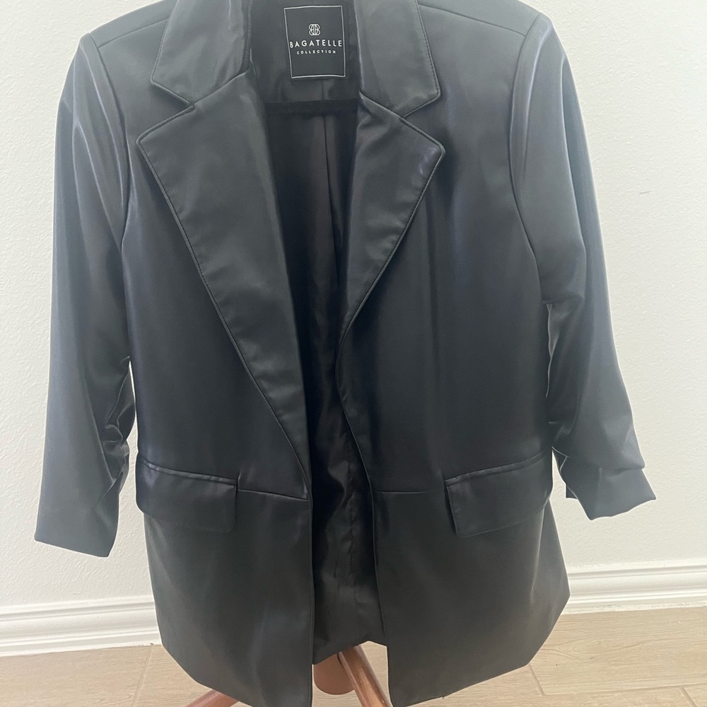 Bagatelle Black Blazer with Notched Lapels and 3/4 Sleeves